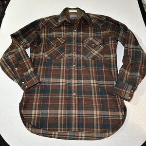 Vintage Pendleton High Grade Western wool snap shirt, Men’s M, Made In USA